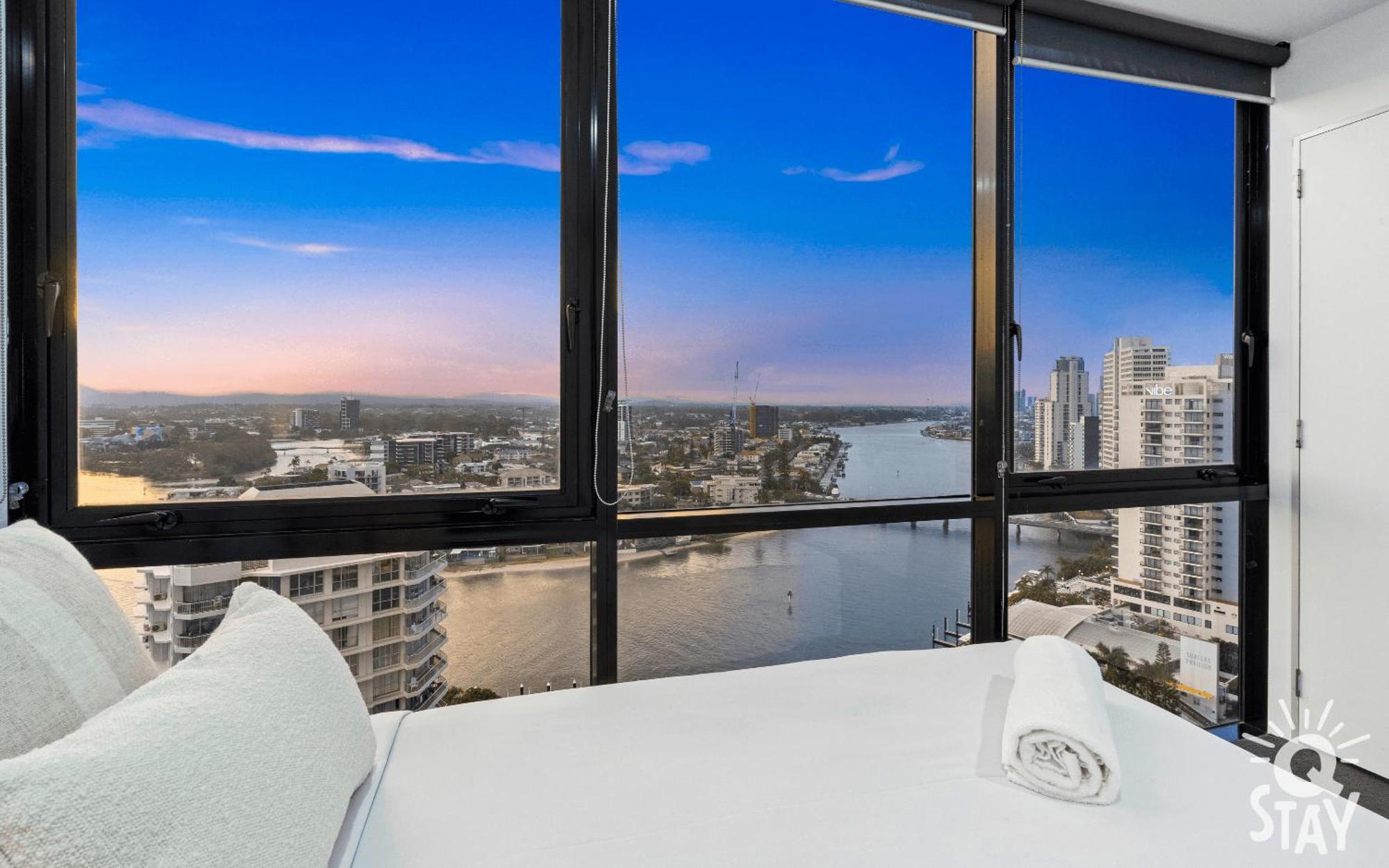 Circle On Cavill By Vaun Aparthotel Gold Coast Exterior photo